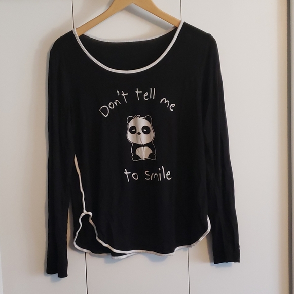 Tops - 🌵Long sleeve panda shirt XL